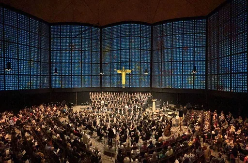 Carmina Burana · Schouwburg Concertzaal Tilburg, Tilburg · zo 15 nov 2026