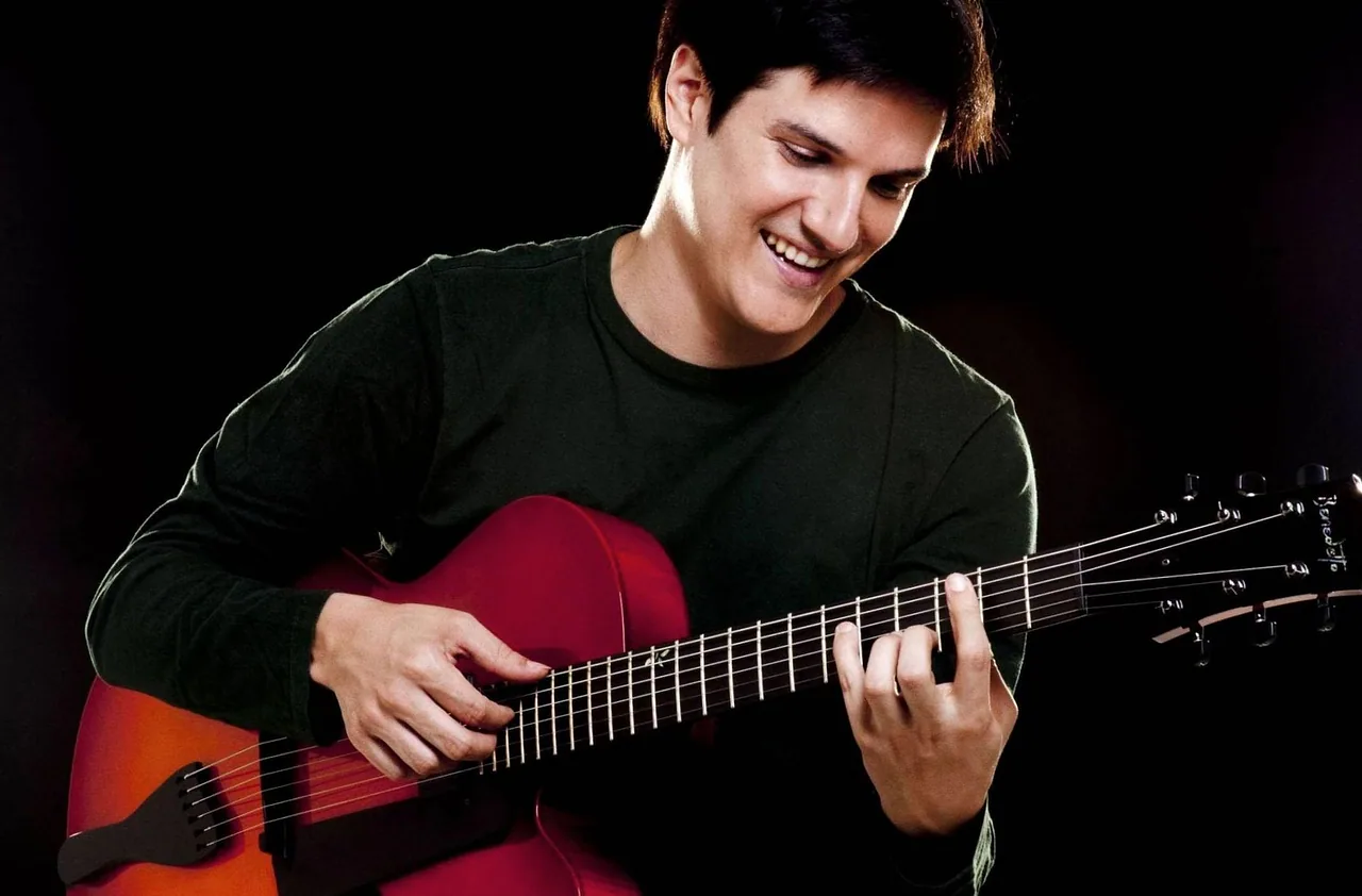 Chico Pinheiro Quartet · LantarenVenster, Rotterdam · do 29 okt 2026