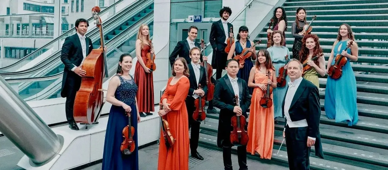Ciconia - The Hague String Orchestra o.l.v. Dick van Gasteren — achtergrondafbeelding