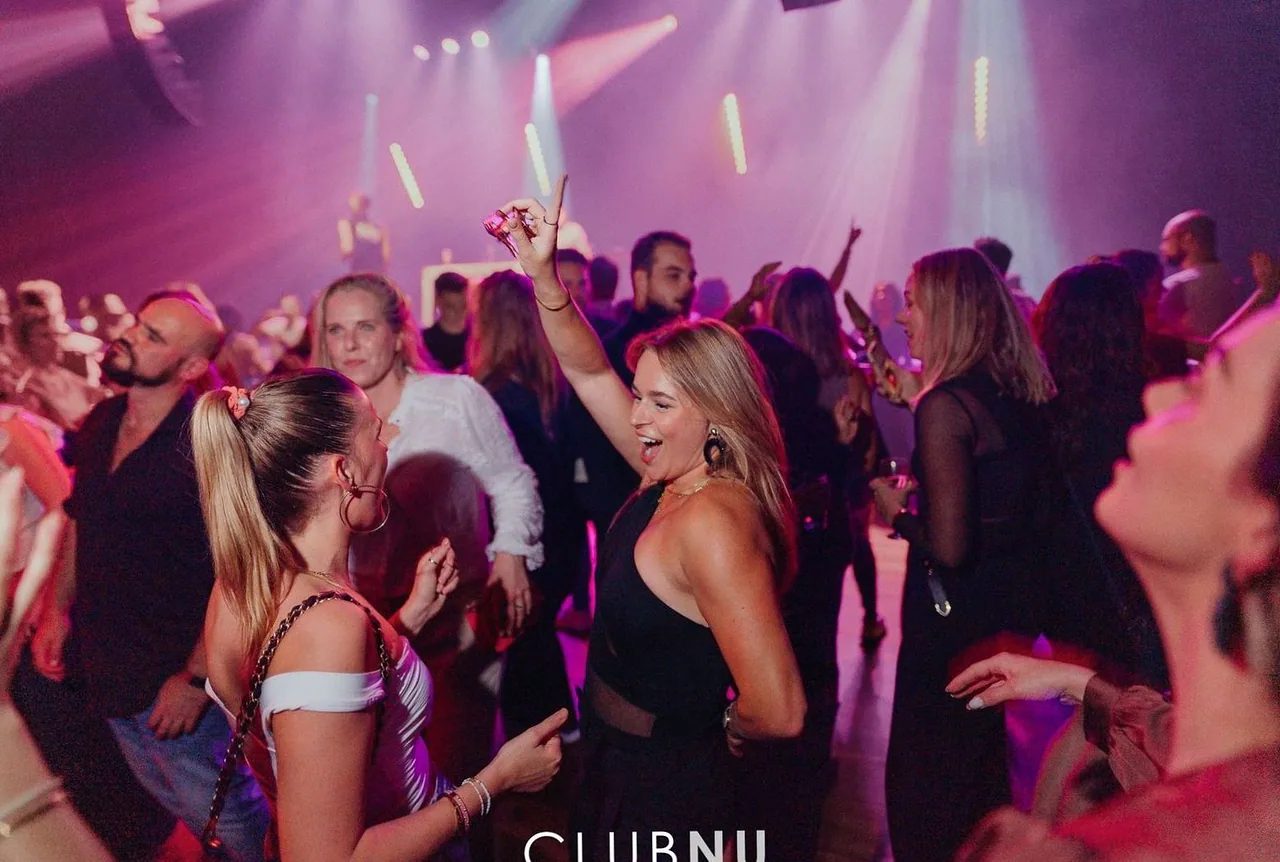 ClubNU — achtergrondafbeelding