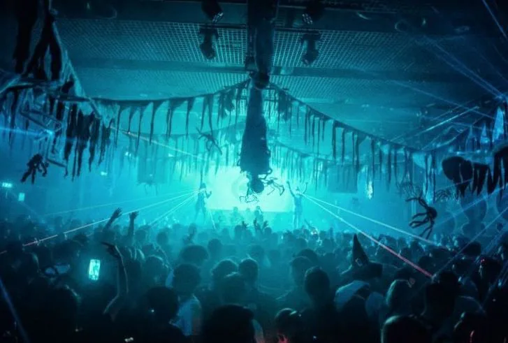 Complex Halloween with Olive Anguz / Rozie / Olivia Lensen & more — achtergrondafbeelding
