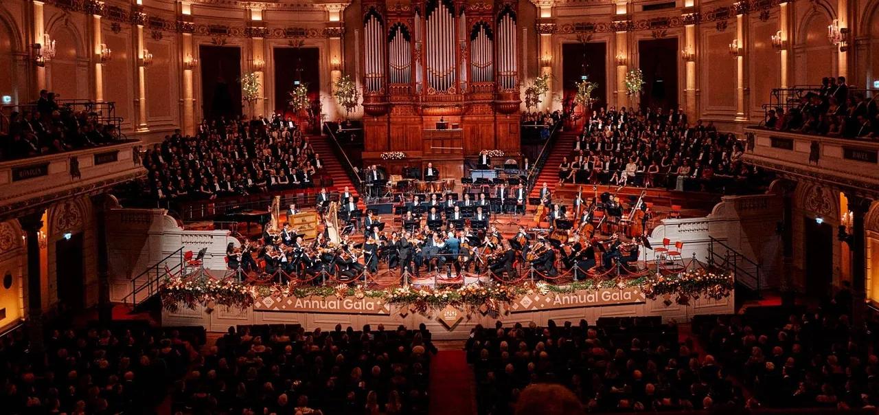 Concertgebouworkest Annual Gala met Klaus Mäkelä — achtergrondafbeelding