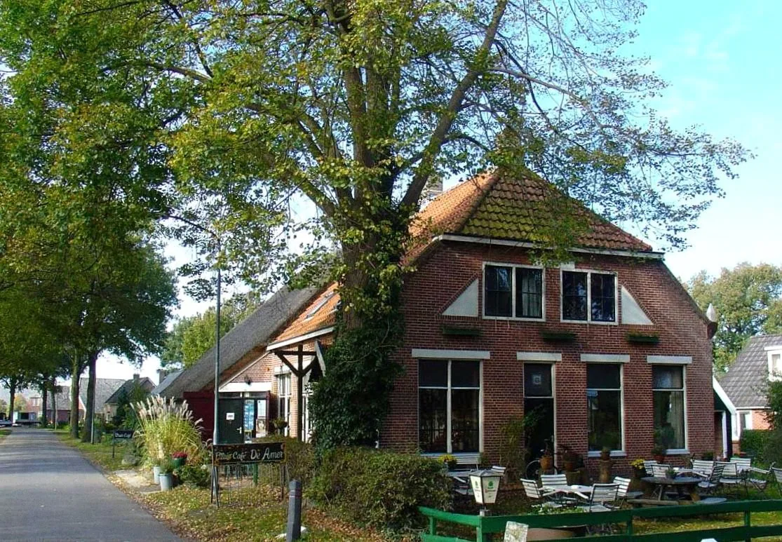 De Amer bruist al 35 jaar — achtergrondafbeelding
