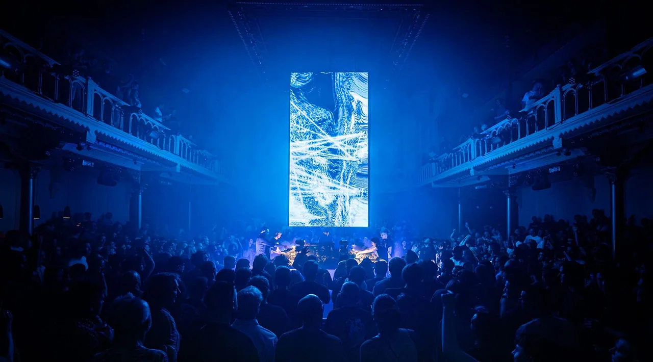 Dekmantel Festival x STOOR Live: Speedy J, Azu Tiwaline, Barker and more. — achtergrondafbeelding