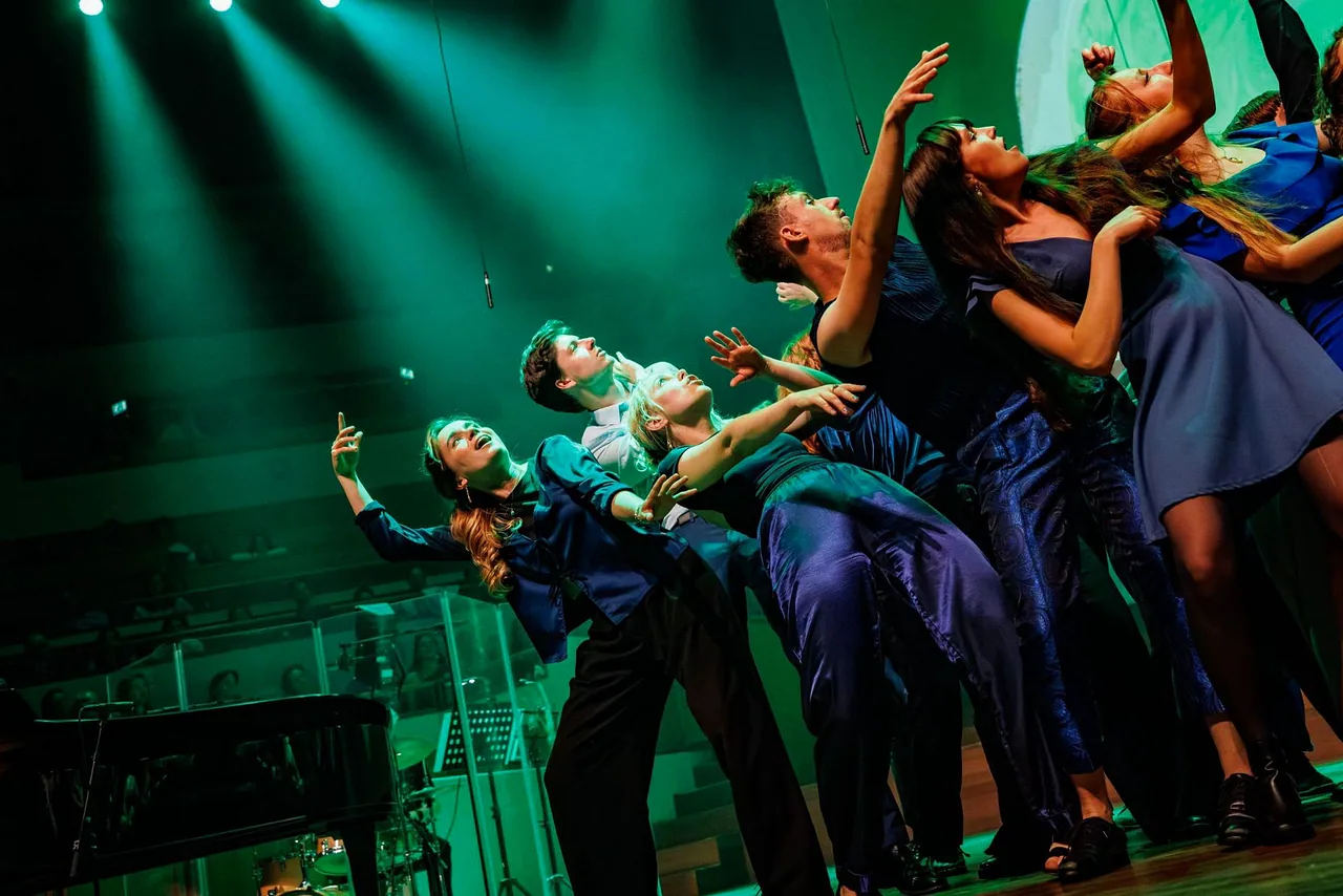 Dekoor Close Harmony · TivoliVredenburg, Utrecht · Sat, 27 Jun 2026