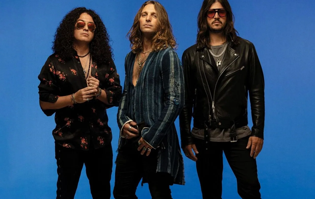 Dirty Honey — achtergrondafbeelding