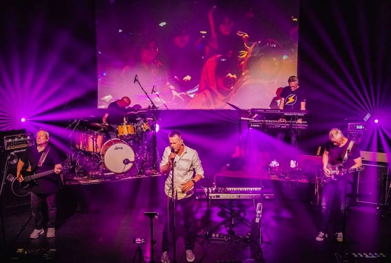 Dry Land & Marquee Square Heroes · Schouwburg Concertzaal Tilburg, Tilburg · vr 23 apr 2027