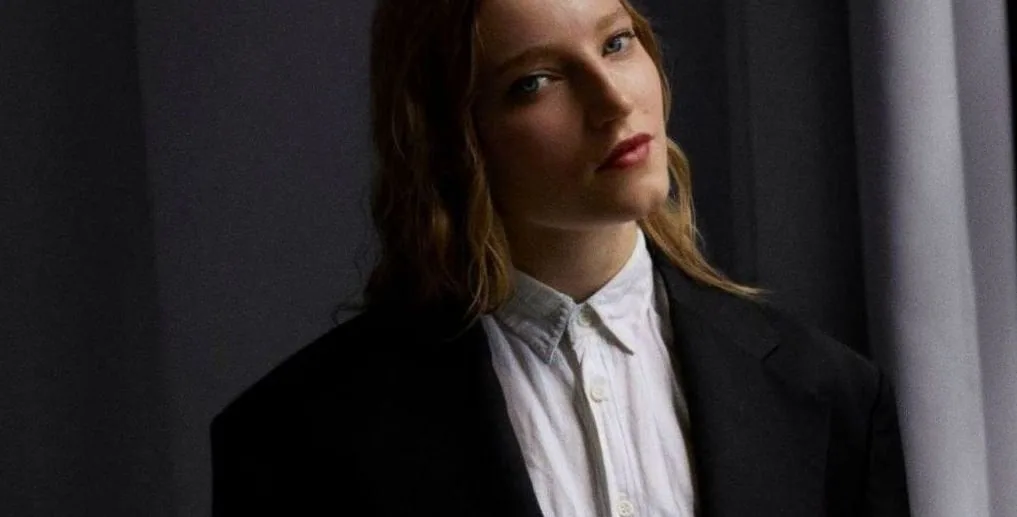 Emma Rawicz INKYRA — achtergrondafbeelding