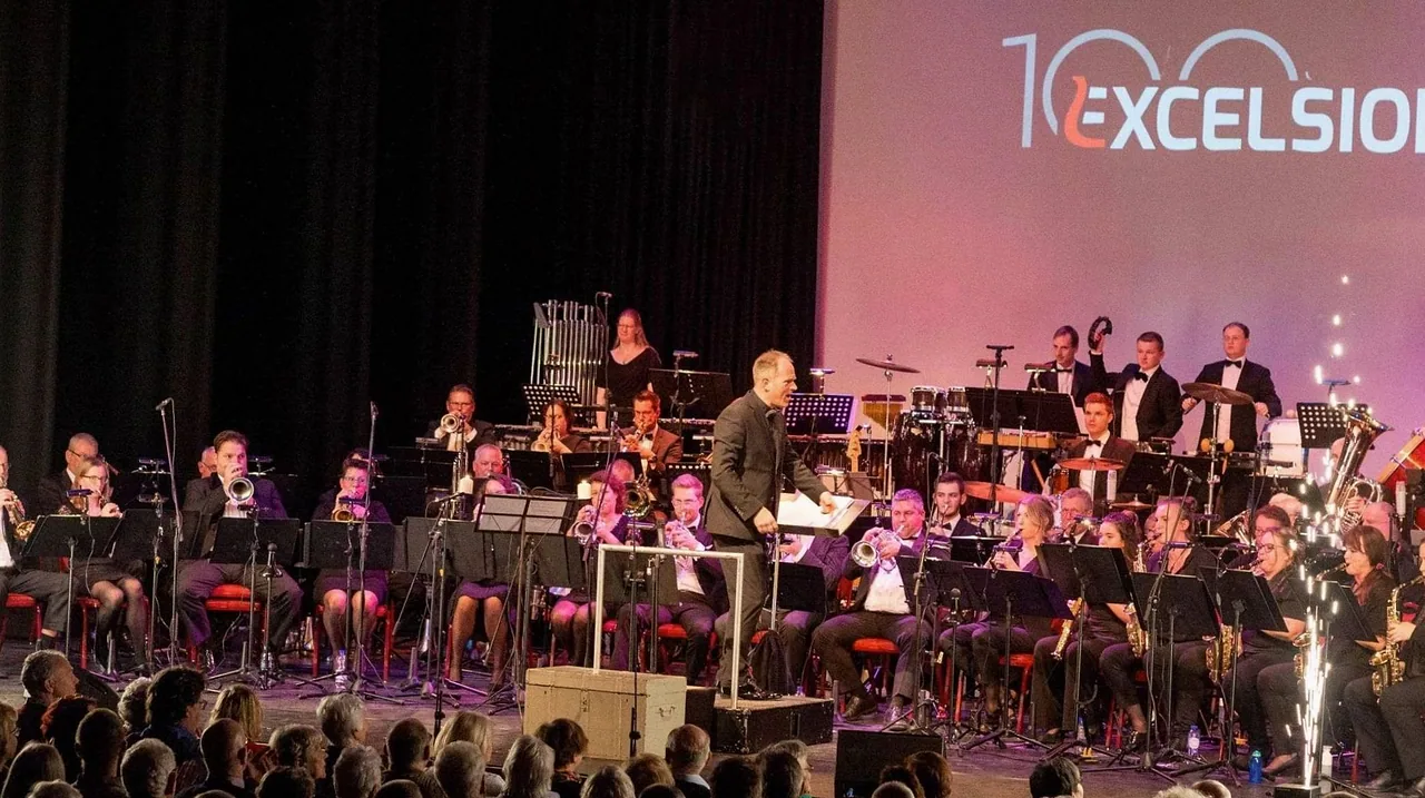 Excelsior i.s.m. Francis van Broekhuizen · Theater de Willem, Papendrecht · za 9 jan 2027