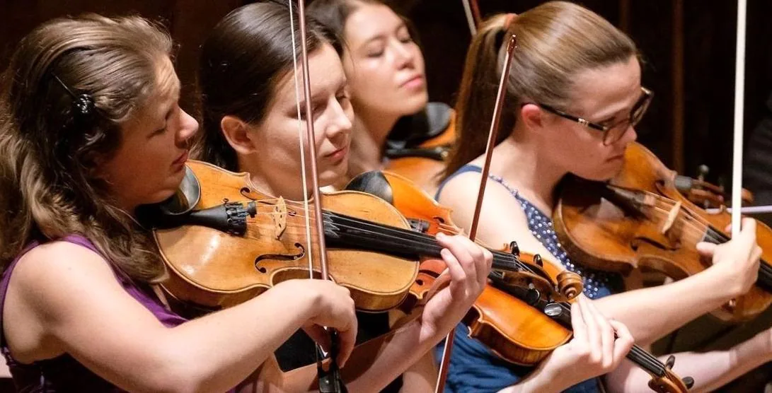 FELIZ NAVIDAD - Ciconia - The Hague String Orchestra — background image