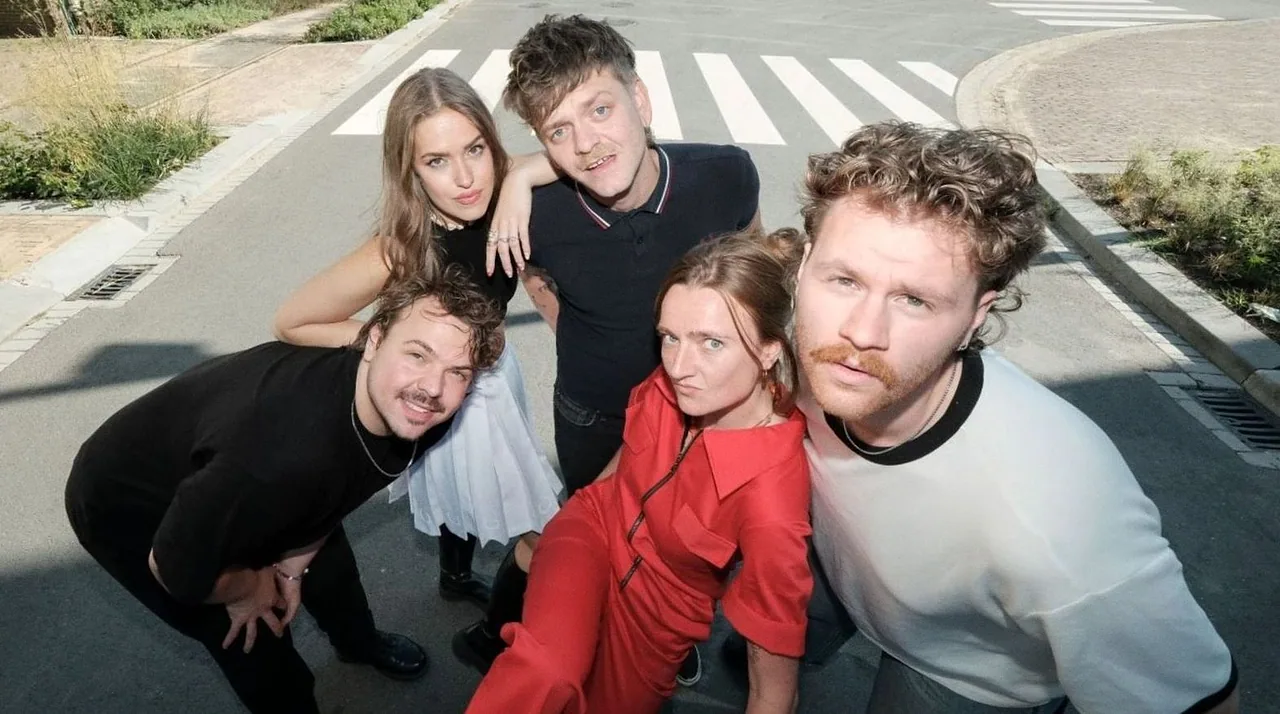 FIEP - Famous Thoughts Tour · Paradiso, Amsterdam · wo 21 apr 2027