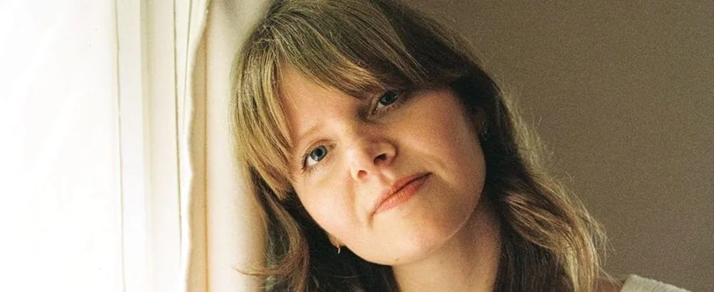 GÉONNE HARTMAN — background image