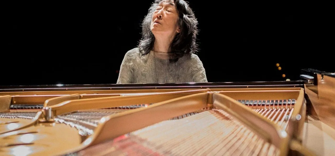 Grote Pianisten: Mitsuko Uchida speelt Schubert — background image