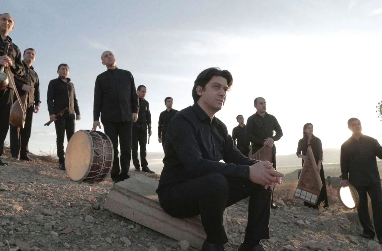 Gurdjieff Ensemble — achtergrondafbeelding