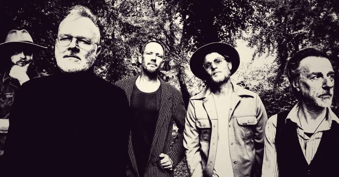 Her Majesty - Neil Young & Crazy Horse — achtergrondafbeelding