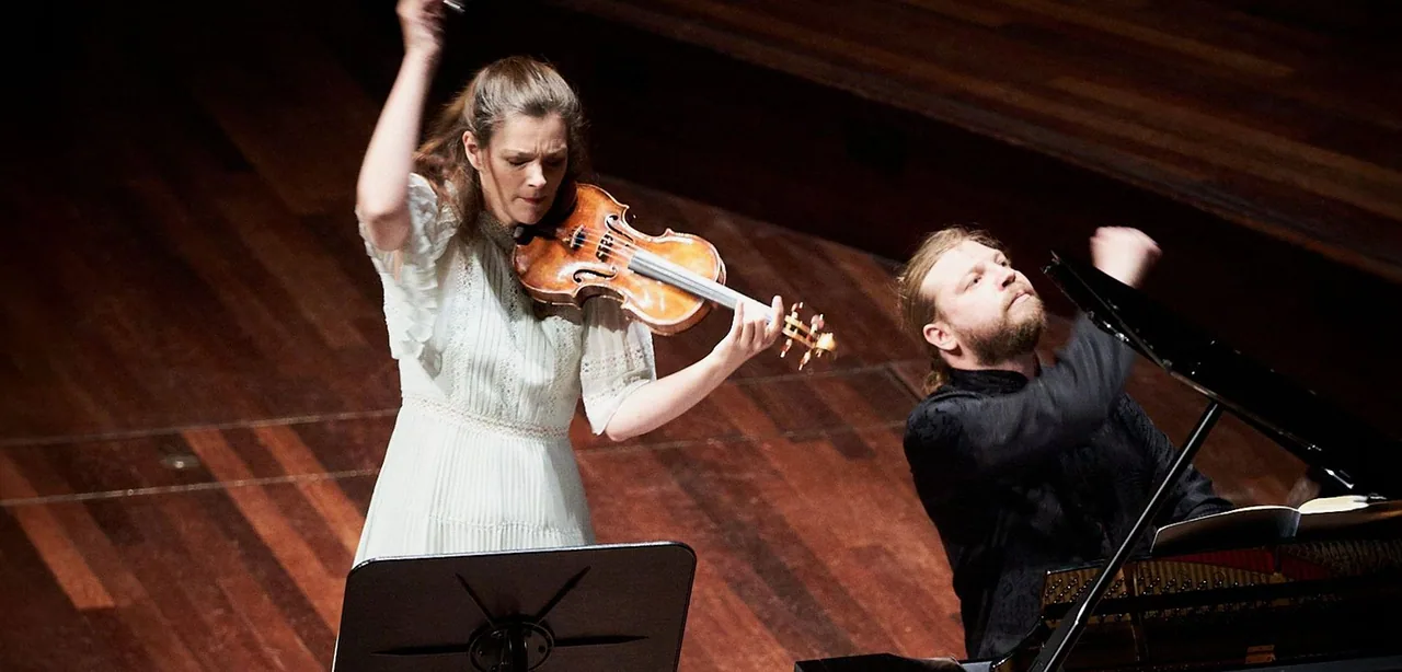 Janine's Beethoven: alle vioolsonates met Denis Kozhukhin (deel 3) — achtergrondafbeelding