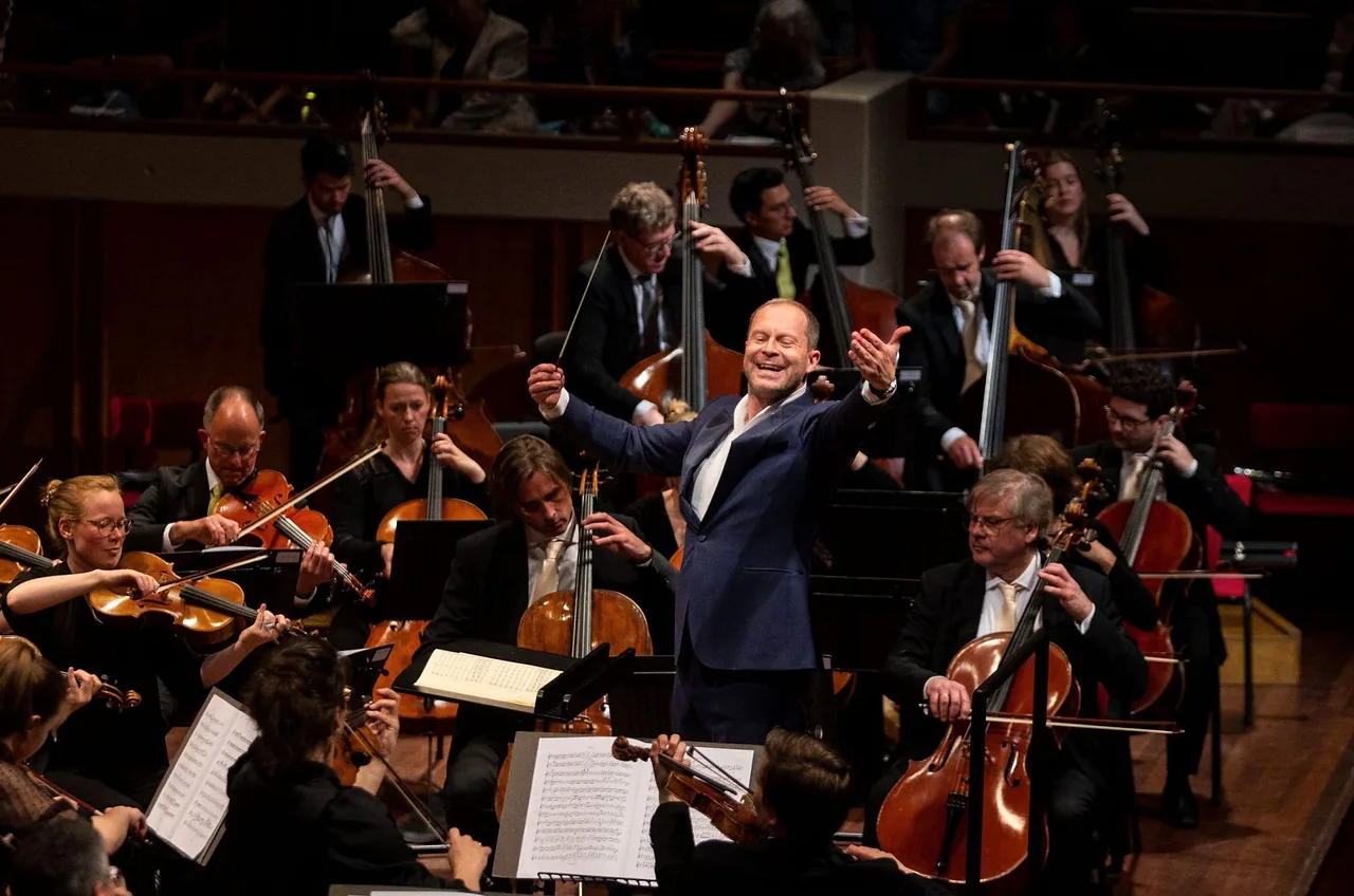 Kerstmatinee Mahler 6 · TivoliVredenburg, Utrecht · Sun, 20 Dec 2026