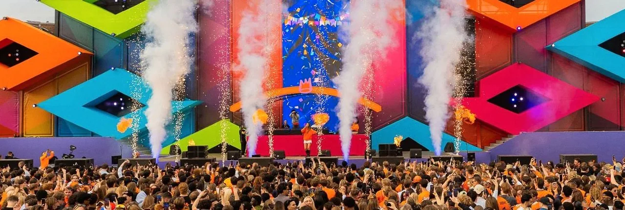 Kingsland · Olympisch Stadion, Amsterdam · Tue, 27 Apr 2027