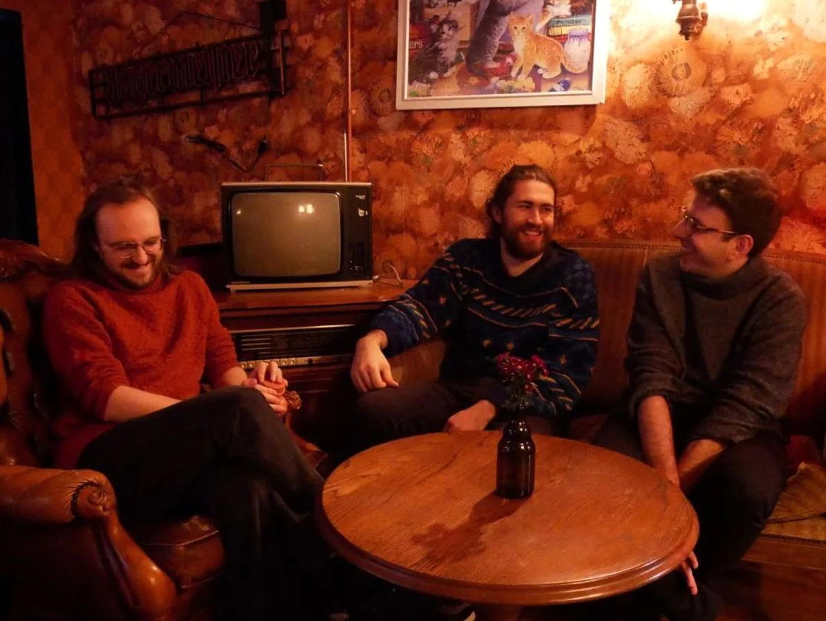 KRH & De Huiskamerband – Muziek- en theatershow — background image