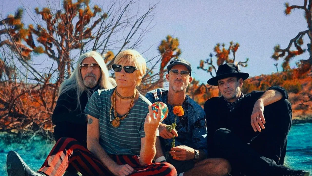 Kula Shaker — achtergrondafbeelding