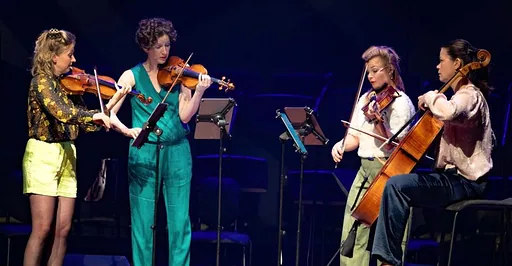 Little Blue Something - Ragazze Quartet + Nationaal Vrouwen Jeugdkoor e.a. · Muziekgebouw aan 't IJ, Amsterdam · do 28 jan 2027