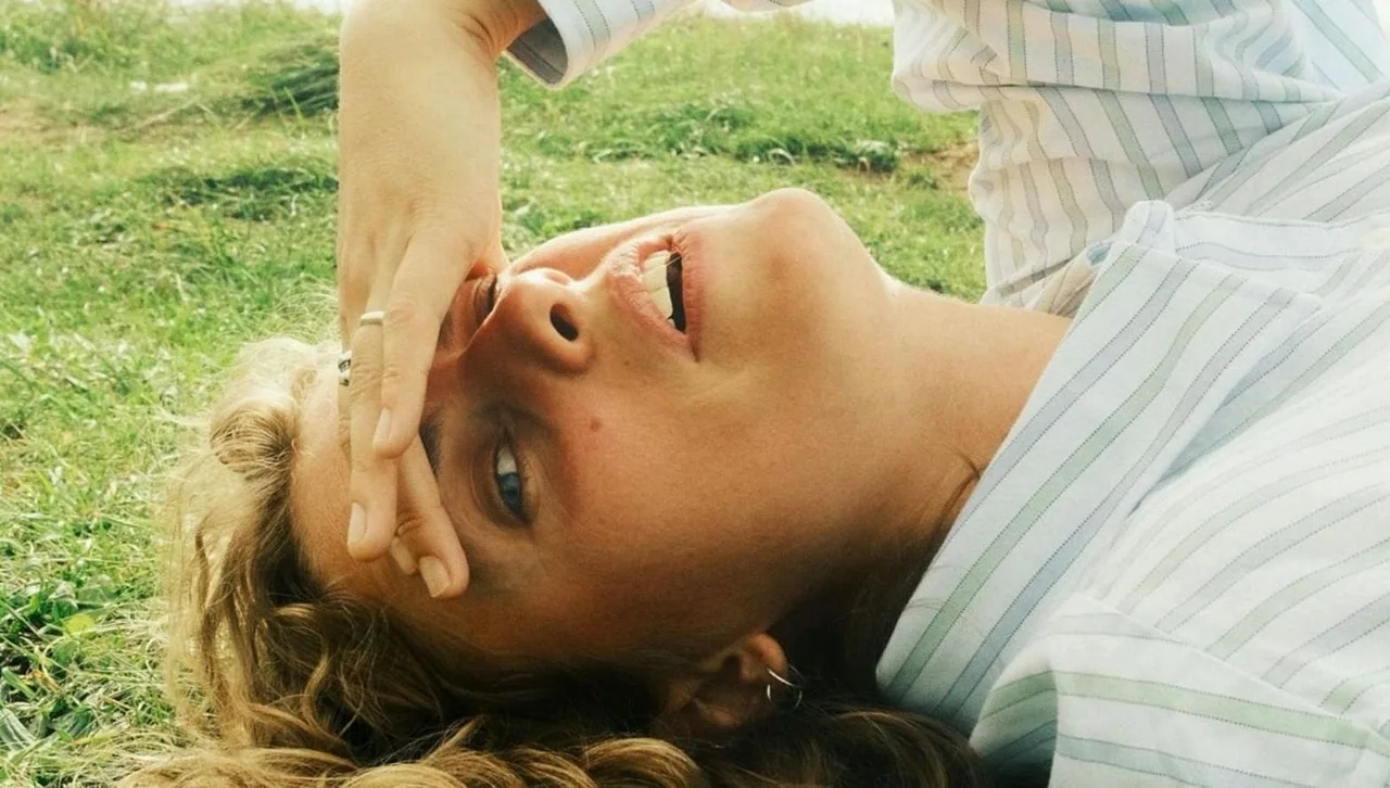 Marika Hackman — achtergrondafbeelding