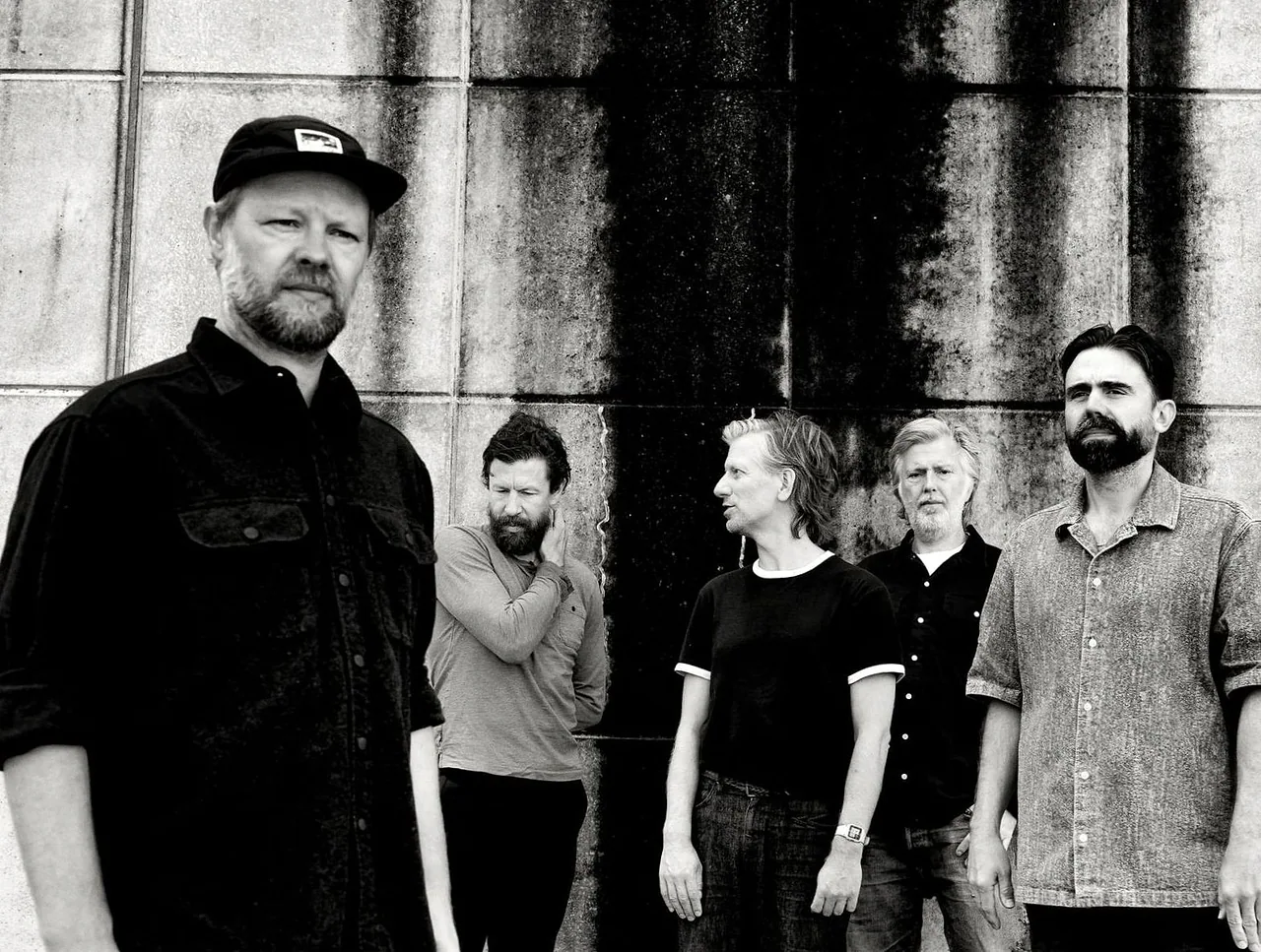 Moss (NL) + support · Vera, Groningen · za 24 apr 2027