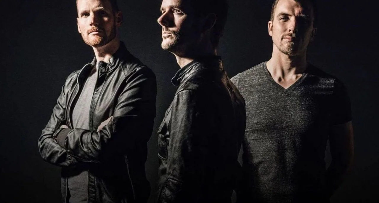 Musest (Origin of Symmetry 25 Years) + reEditors — achtergrondafbeelding