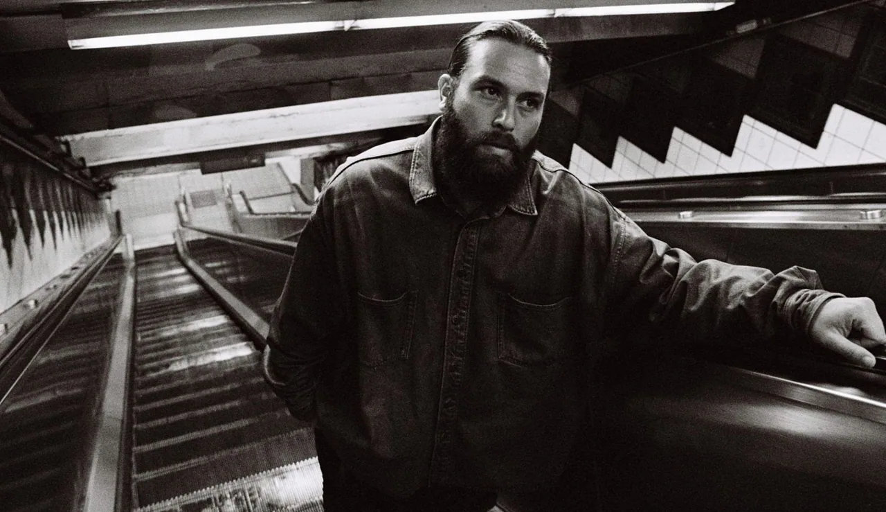 Nick Hakim — background image