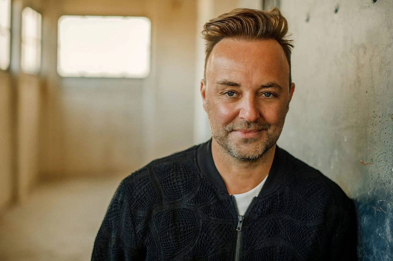 Niels Geusebroek · TivoliVredenburg, Utrecht · Thu, 1 Apr 2027