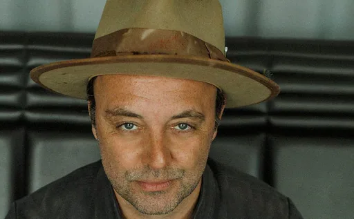 Niels Geusebroek sings Coldplay · MEZZ, Breda · zo 20 dec 2026