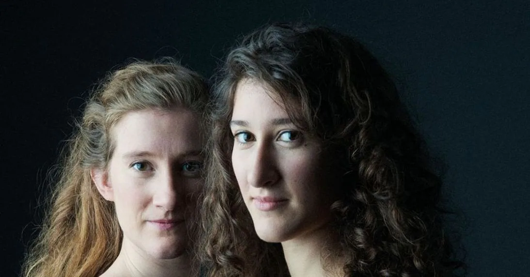 Nostalgie en tragiek - Maria Milstein + Nathalia Milstein — background image