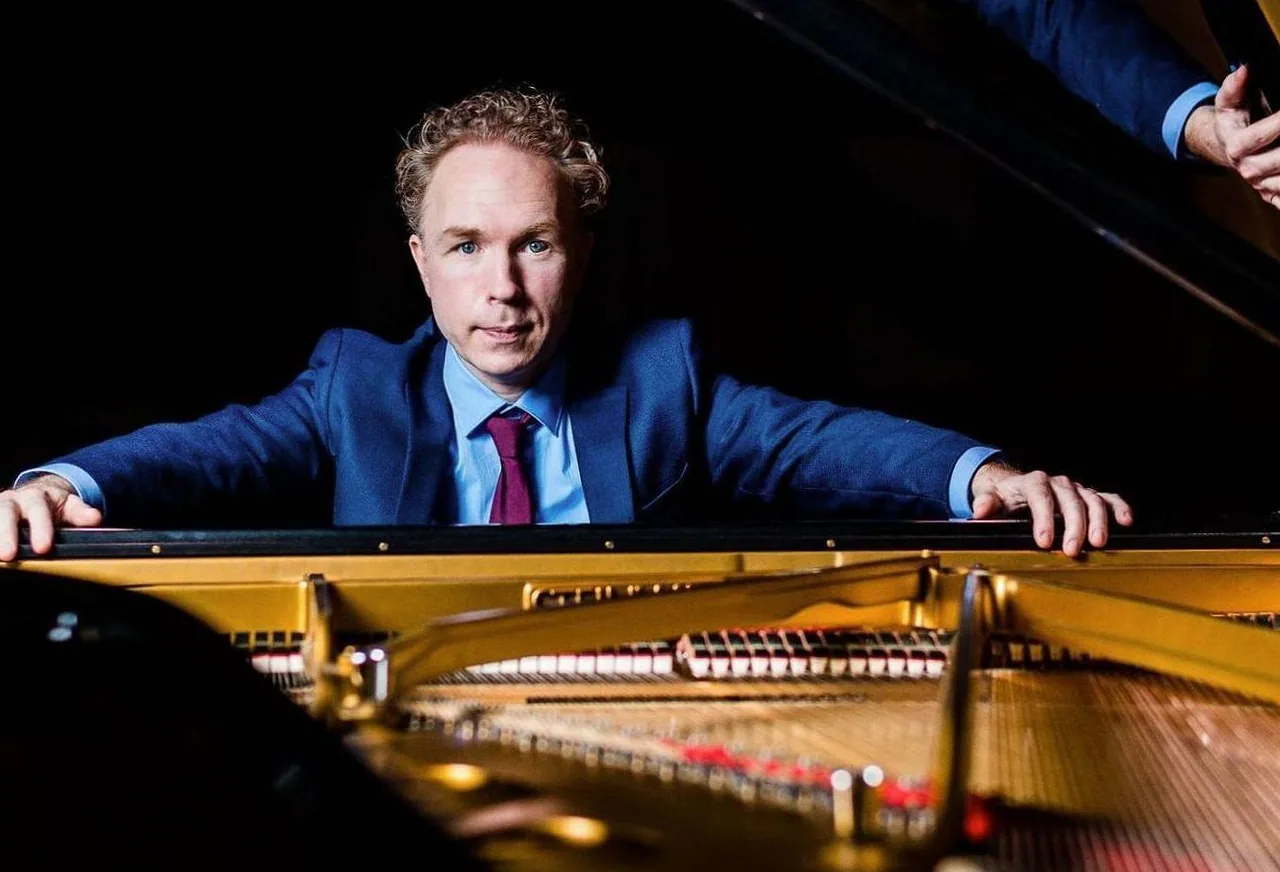 Ralph van Raat, Rosanne Philippens & Laura Bohn · Schouwburg Concertzaal Tilburg, Tilburg · za 10 apr 2027