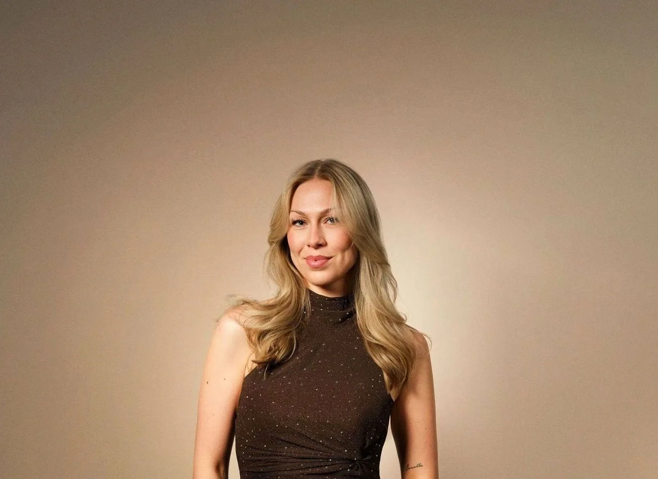 Sanne van Assouw — background image
