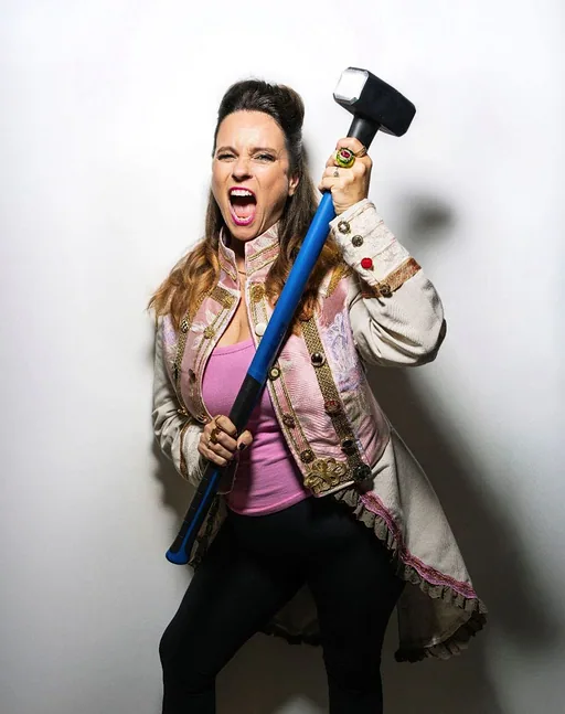 Tova Leigh · Boom Chicago, Amsterdam · di 11 mei 2027