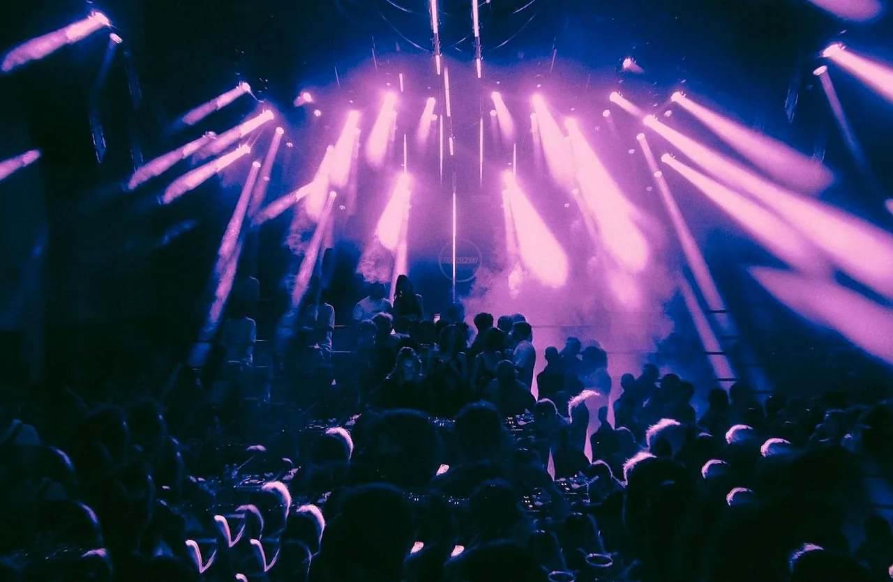 Transcend ft. Vladimir Dubyshkin + Jessie Dols · Luxor Live, Arnhem · za 5 dec 2026