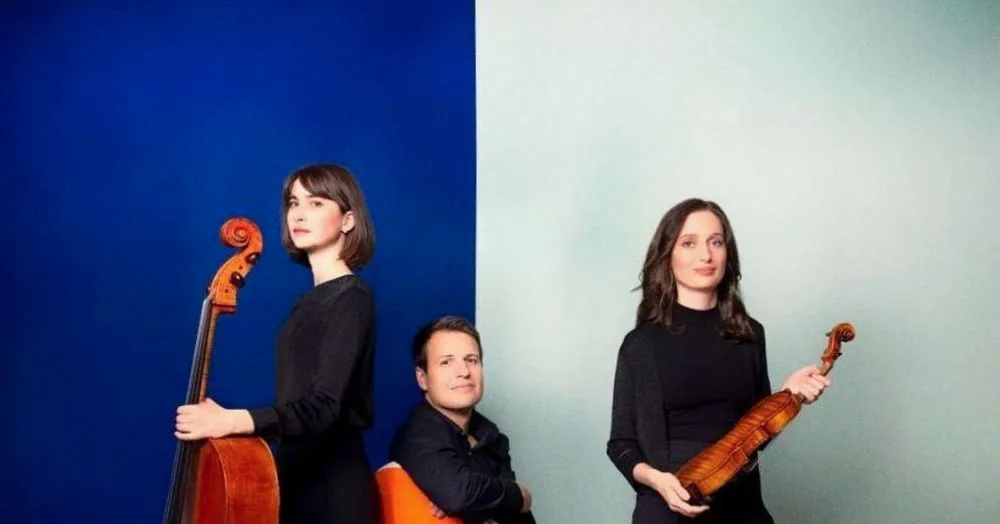 Trio E.T.A. - Ravel, Haydn & Schumann — achtergrondafbeelding