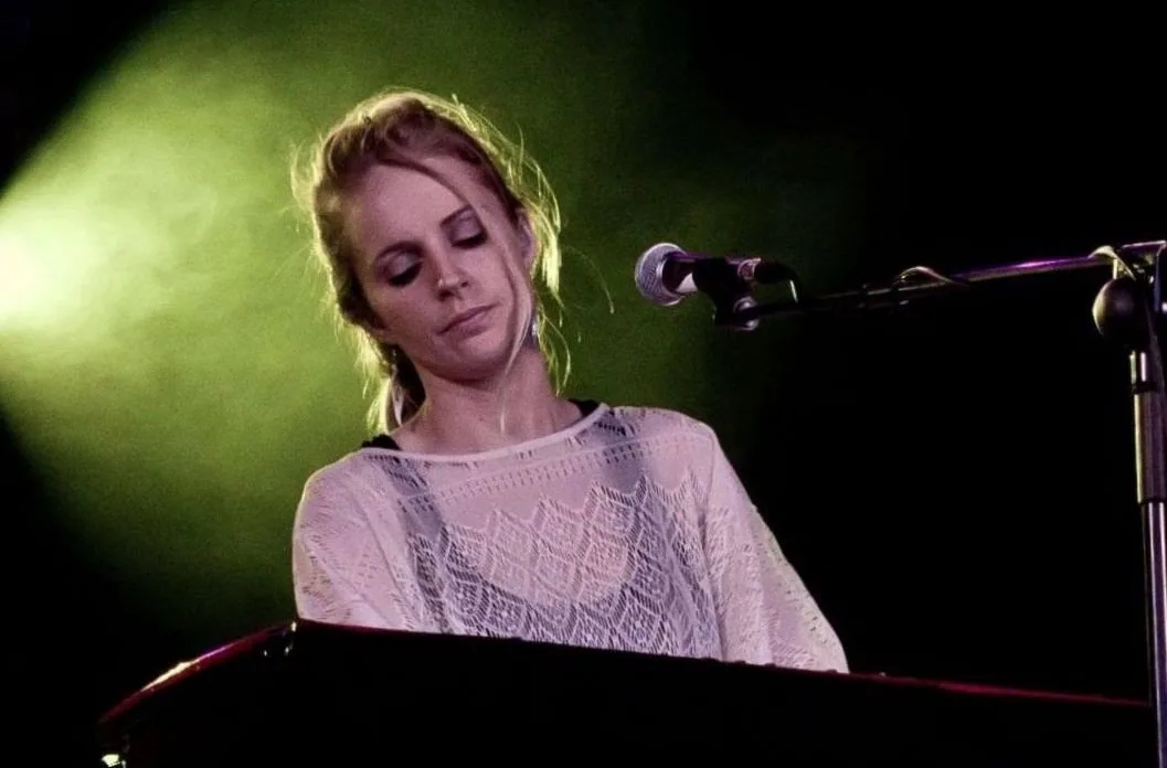 Agnes Obel brengt fluisterstille piano naar Bloemendaal