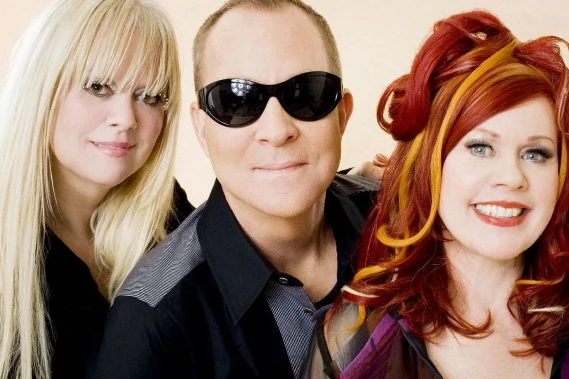B 52s narrowly escape tornado at French festival