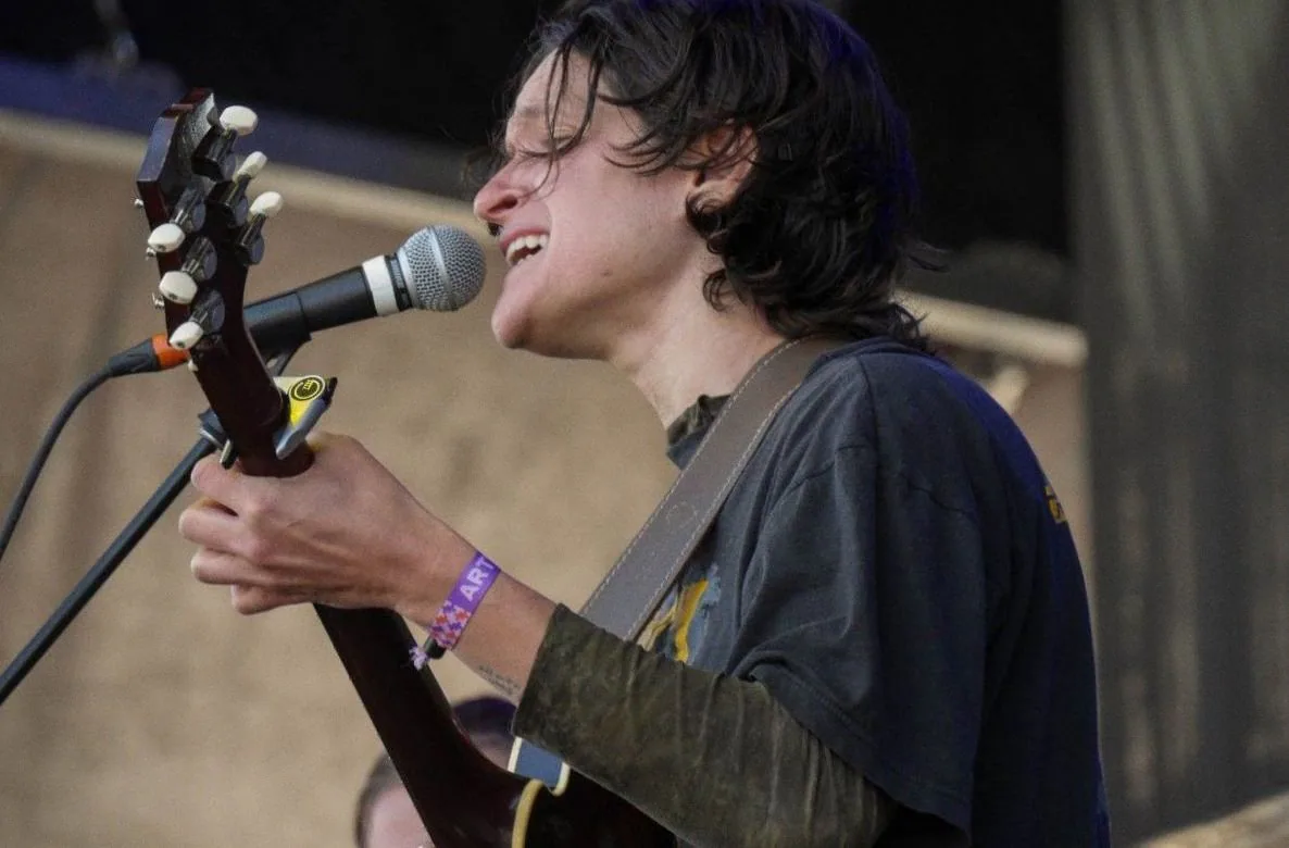 Big Thief verrast Nashville publiek met volledige show van nieuw triplealbum Horsepower