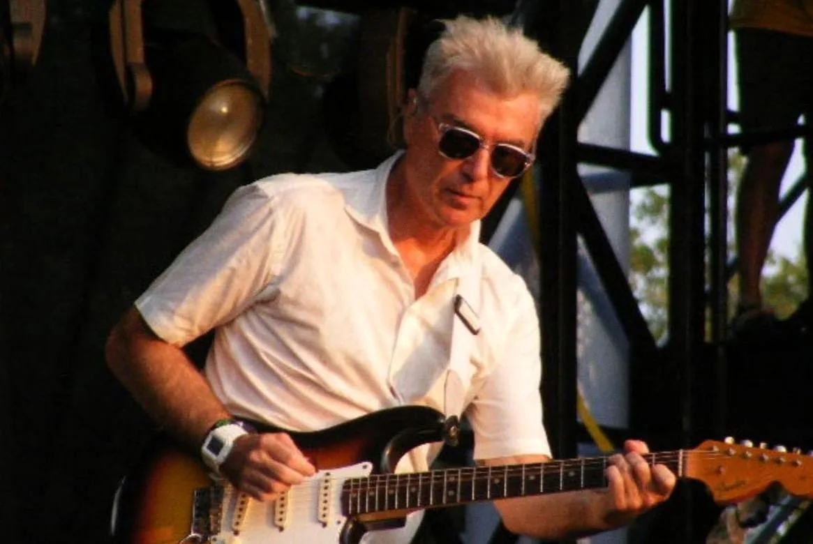David Byrne brengt deluxe editie van Who Is the Sky? uit met vier bonustracks