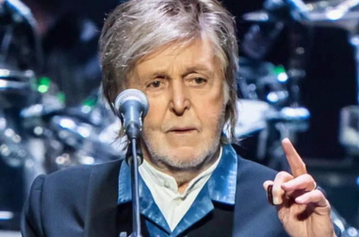 Paul McCartney zingt 'I Want to Hold Your Hand' voor het eerst sinds 1964 op Swifts bruiloft