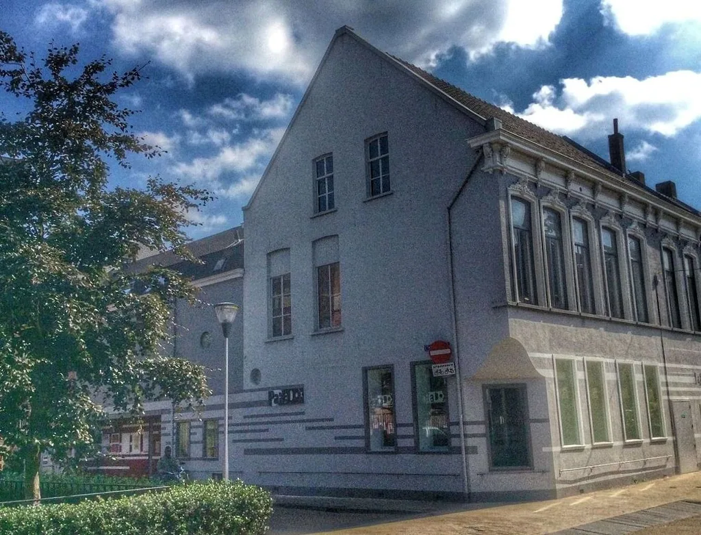 PaRaDoX, Tilburg